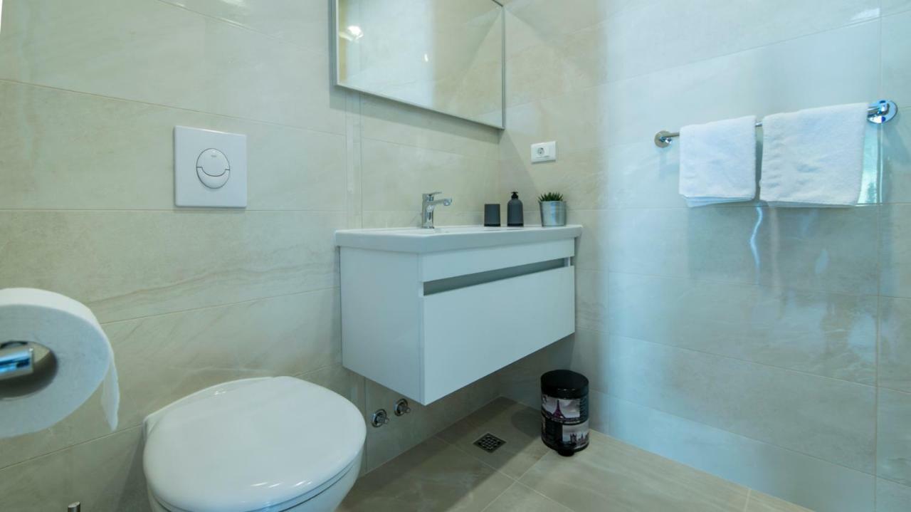 Apartmani Spiline - Mia Baška Voda Exterior foto